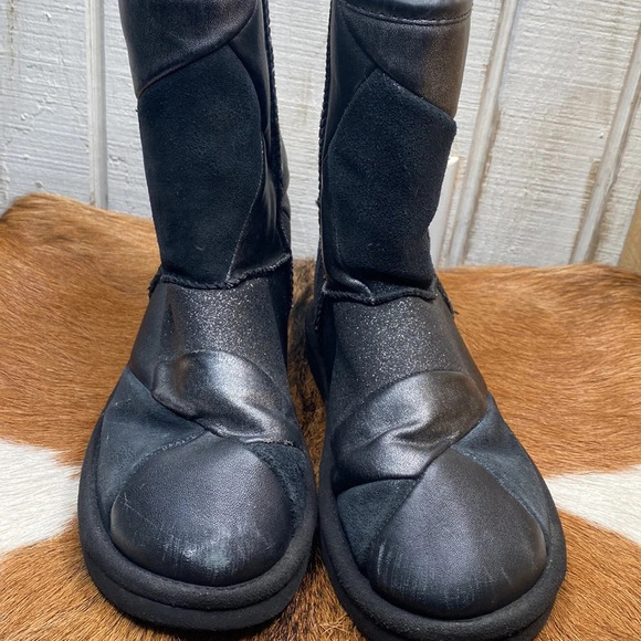 Womens UGG winter boots size 6 check them out very nice thanks 🙏 - Picture 2 of 8